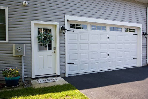 24/7 Emergency Garage Door Panel Replacement experts in Coos County County, OR